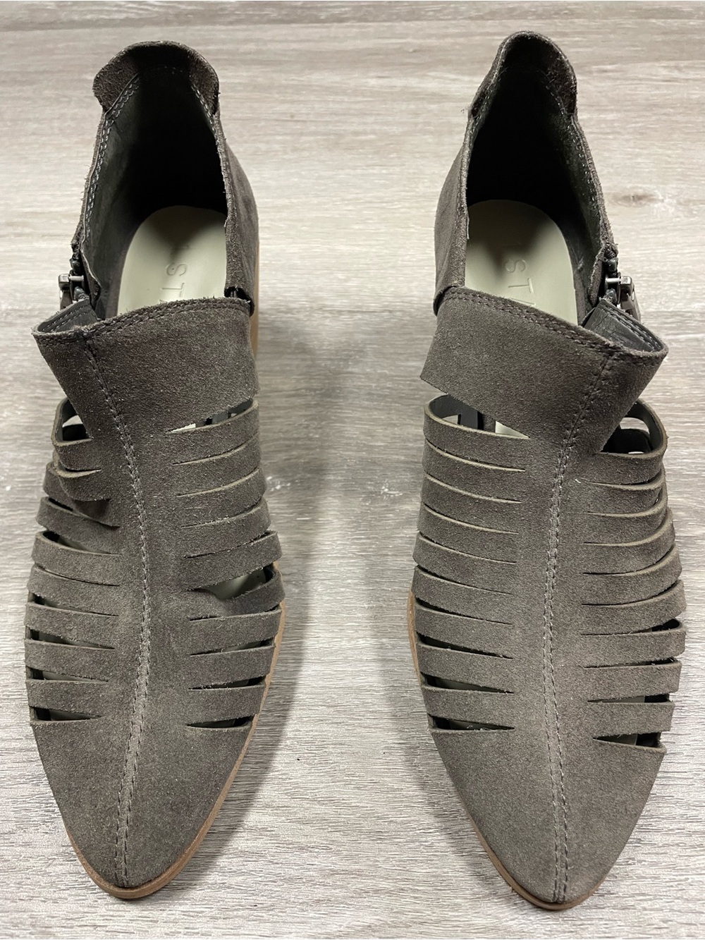 1.STATE Arnet Gray Suede Leather Cutout Pointed Toe Ankle Booties 9M